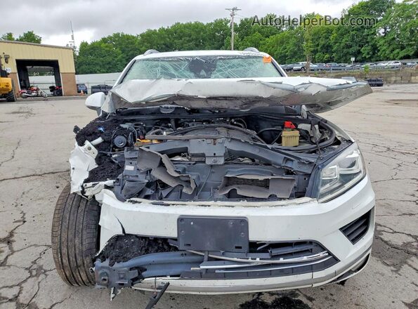 WVGEF9BP5GD011013 2016 VOLKSWAGEN TOUAREG White Вид спереду
