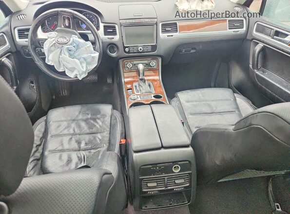 WVGEP9BP0GD005360 2016 VOLKSWAGEN TOUAREG Black წინა პანელის ხედი