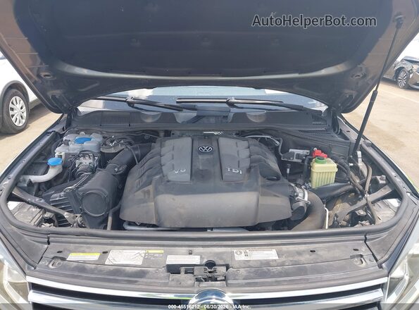WVGEP9BP8GD004960 2016 VOLKSWAGEN TOUAREG Gray Вид ззаду