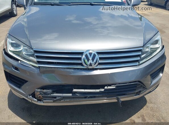 WVGEP9BP8GD004960 2016 VOLKSWAGEN TOUAREG Gray Вид спереду