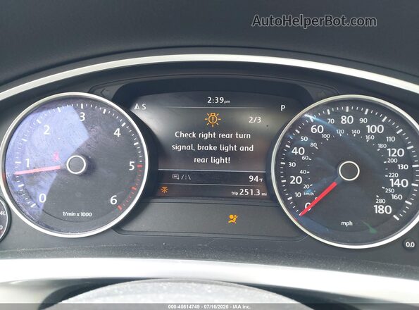 WVGEP9BPXGD004877 2016 VOLKSWAGEN TOUAREG White Widok tylnych siedzeń