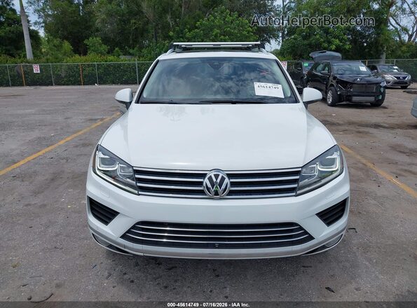 WVGEP9BPXGD004877 2016 VOLKSWAGEN TOUAREG White Widok wnętrza z tyłu