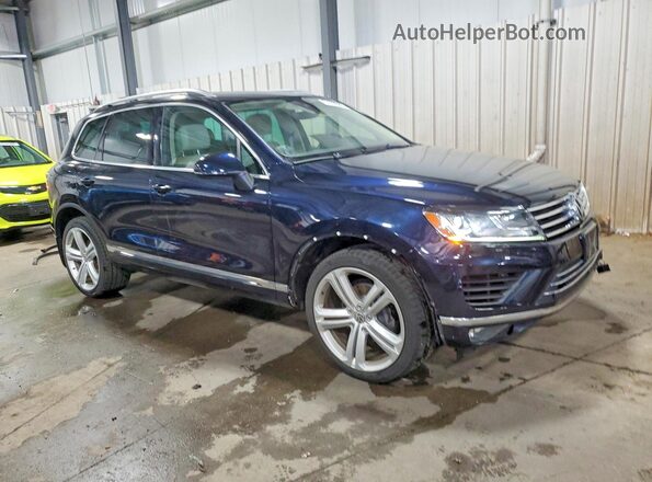 WVGGF7BP1HD006843 2017 VOLKSWAGEN TOUAREG Blue Front right