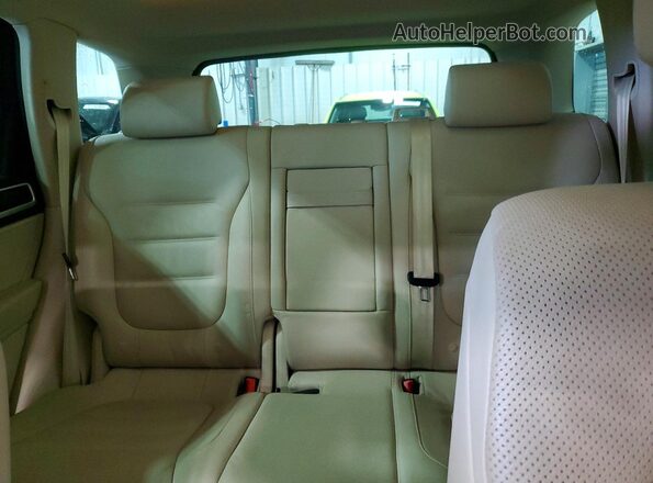 WVGGF7BP1HD006843 2017 VOLKSWAGEN TOUAREG Blue Rear seats view