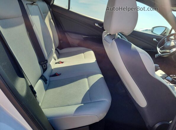 WVGKMPE24MP039439 2021 VOLKSWAGEN ID.4 White Vista interior trasera