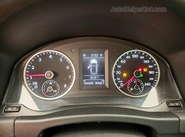 WVGLV7AX8HK010046 2017 VOLKSWAGEN TIGUAN Blue Vista del cuadro de instrumentos