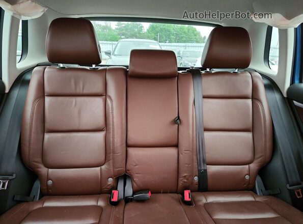 WVGLV7AX8HK010046 2017 VOLKSWAGEN TIGUAN Blue Vista de los asientos traseros