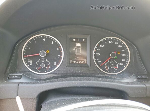 WVGNV7AX8HK015448 2017 VOLKSWAGEN TIGUAN White Vista del cuadro de instrumentos