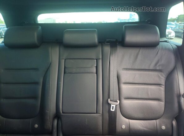 WVGRF7BP1HD006060 2017 VOLKSWAGEN TOUAREG White Vista de los asientos traseros