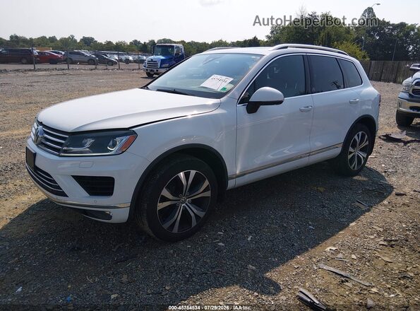 WVGRF7BP6HD003042 2017 VOLKSWAGEN TOUAREG White Front left