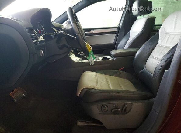 WVGRF7BP9HD000748 2017 VOLKSWAGEN TOUAREG Burgundy Вид салону спереду