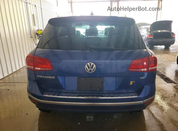 WVGRF7BP9HD004105 2017 VOLKSWAGEN TOUAREG Blue Widok z tyłu