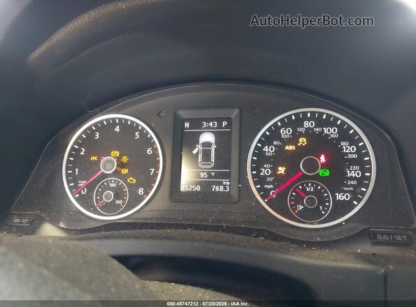 WVGRV7AX6HW502853 2017 VOLKSWAGEN TIGUAN Серебряный Вид задних сидений