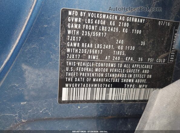 WVGRV7AX6HW507941 2017 VOLKSWAGEN TIGUAN Blue Vista del compartimento del motor