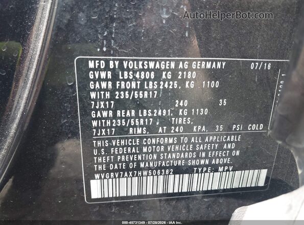 WVGRV7AX7HW506362 2017 VOLKSWAGEN TIGUAN Black Widok komory silnika