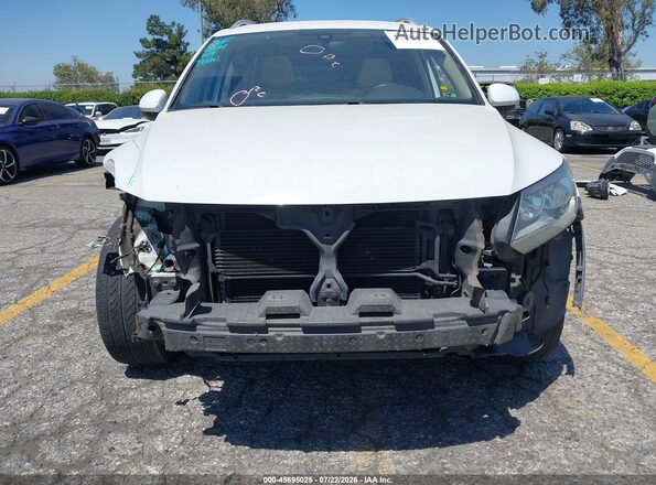WVGRV7AX9HW503608 2017 VOLKSWAGEN TIGUAN White Вид задньої частини салону