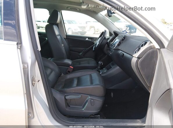 WVGRV7AX9HW509571 2017 VOLKSWAGEN TIGUAN Silver Vista interior delantera