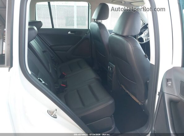 WVGSV7AX1HK005881 2017 VOLKSWAGEN TIGUAN White Vista de la etiqueta del VIN