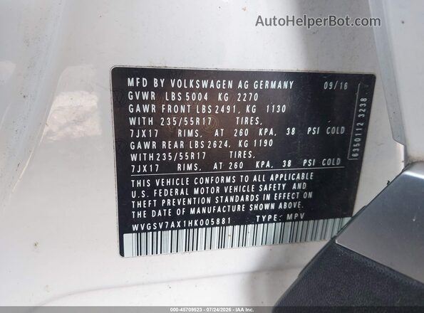 WVGSV7AX1HK005881 2017 VOLKSWAGEN TIGUAN White Vista del compartimento del motor