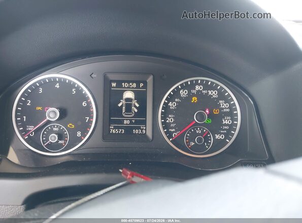 WVGSV7AX1HK005881 2017 VOLKSWAGEN TIGUAN White Vista de los asientos traseros