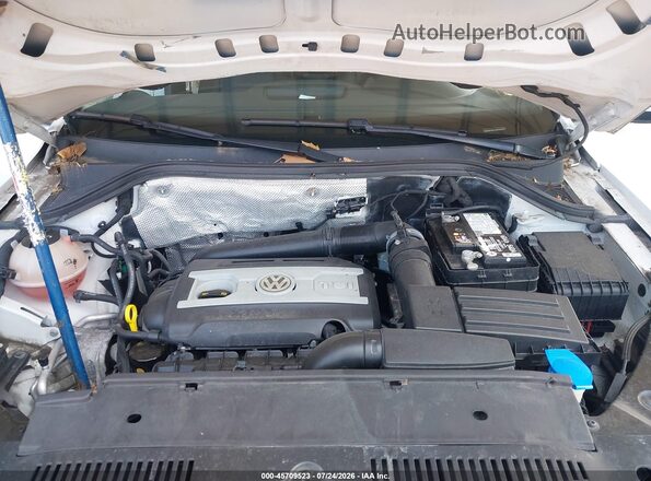 WVGSV7AX1HK005881 2017 VOLKSWAGEN TIGUAN White Vista trasera