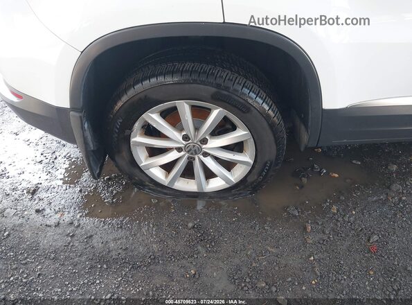 WVGSV7AX1HK005881 2017 VOLKSWAGEN TIGUAN White 