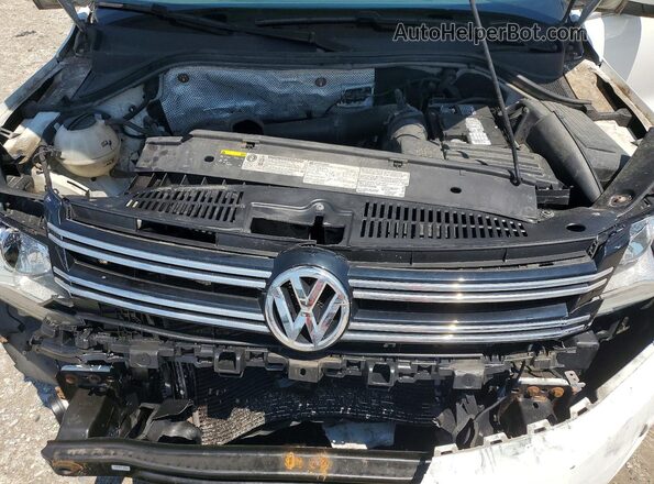 WVGSV7AX2HK007381 2017 VOLKSWAGEN TIGUAN White ძრავის განყოფილების ხედი