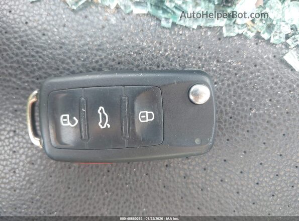 WVGSV7AX3HK004120 2017 VOLKSWAGEN TIGUAN White Вид панелі приладів