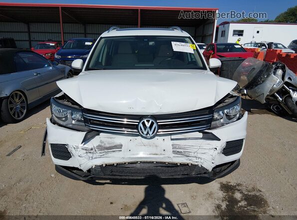 WVGSV7AX5HW500688 2017 VOLKSWAGEN TIGUAN White ხელსაწყოთა პანელის ხედი