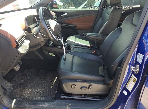 WVGTMPE26MP056604 2021 VOLKSWAGEN ID.4 Blue Вид салону спереду
