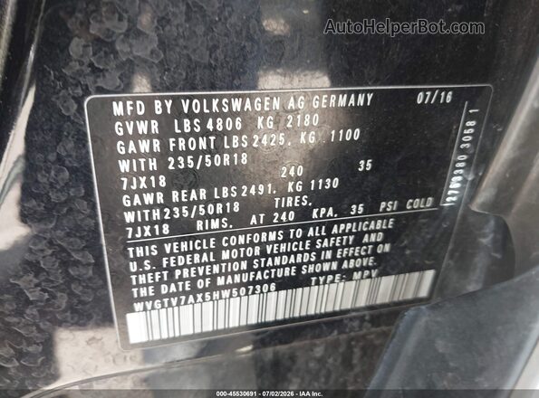 WVGTV7AX5HW507306 2017 VOLKSWAGEN TIGUAN Black Vista del compartimento del motor