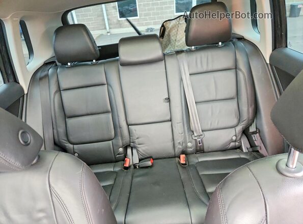 WVGUV7AX1HK009096 2017 VOLKSWAGEN TIGUAN Black Widok tylnych siedzeń