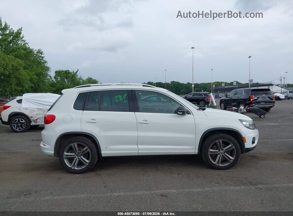 WVGUV7AX2HK007664 2017 VOLKSWAGEN TIGUAN White Widok wnętrza z tyłu