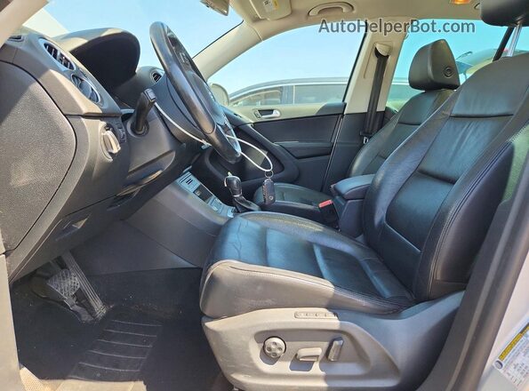 WVGUV7AX3HW509690 2017 VOLKSWAGEN TIGUAN Silver Vista interior delantera