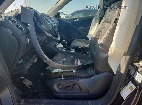 WVGVV7AX7HW512922 2017 VOLKSWAGEN TIGUAN Black Widok wnętrza z przodu