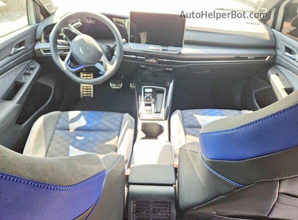 WVWEB7CD1SW216768 2025 VOLKSWAGEN GOLF White Vista del salpicadero