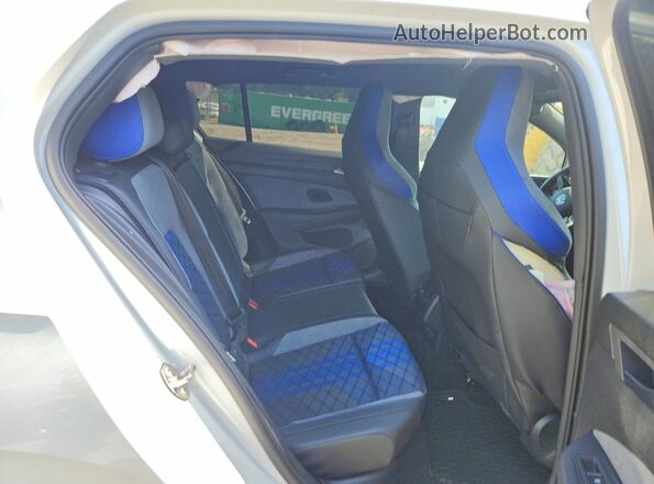 WVWEB7CD1SW216768 2025 VOLKSWAGEN GOLF White Vista de los asientos traseros
