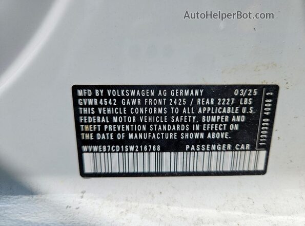 WVWEB7CD1SW216768 2025 VOLKSWAGEN GOLF White Vista del compartimento del motor