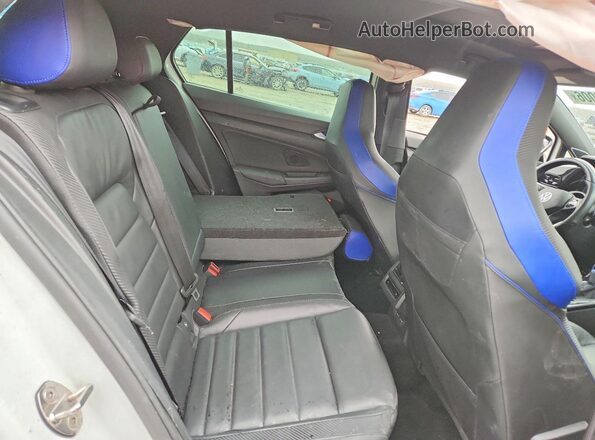 WVWFB7CD0PW209676 2023 VOLKSWAGEN GOLF White Հետևի նստատեղերի տեսք