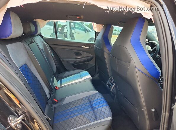 WVWFB7CD1SW258443 2025 VOLKSWAGEN GOLF Black უკანა სალონის ხედი