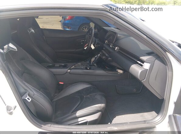 WZ1DB0C03NW046810 2022 TOYOTA GR SUPRA White Widok wnętrza z przodu