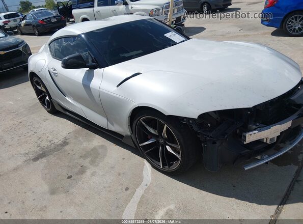 WZ1DB0C03NW046810 2022 TOYOTA GR SUPRA White Widok wnętrza z tyłu