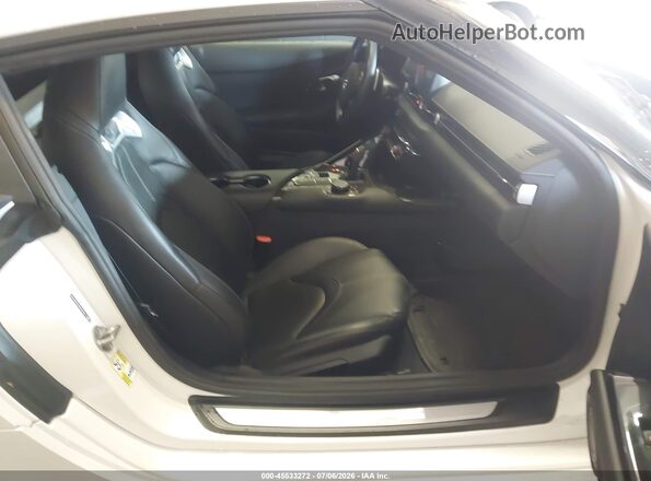 WZ1DB0C06NW046851 2022 TOYOTA GR SUPRA White წინა სალონის ხედი
