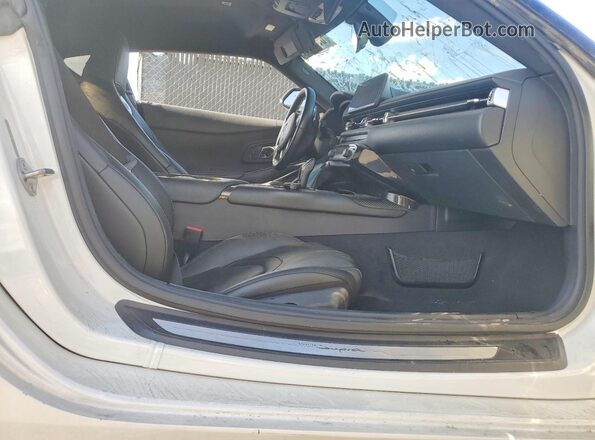 WZ1DB4C08LW025603 2020 TOYOTA GR White უკანა სავარძლების ხედი
