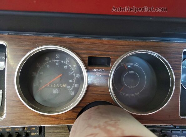 XS22G8R240100 1978 DODGE MAGNUM Красный Вид щитка приборов