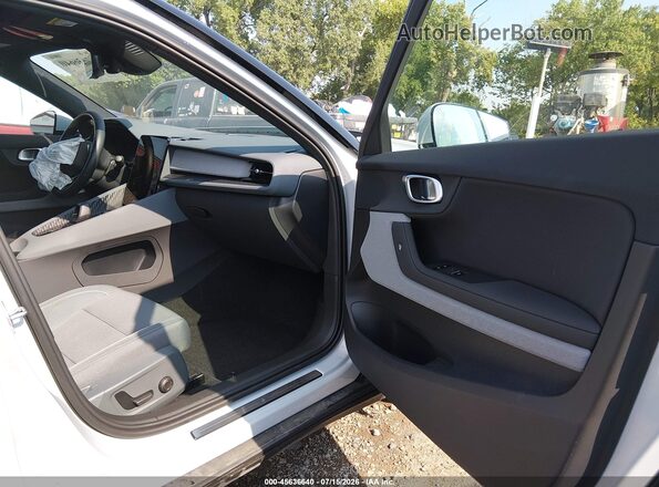 YSMED3KA5PL132542 2023 POLESTAR 2 Белый Вид салона спереди