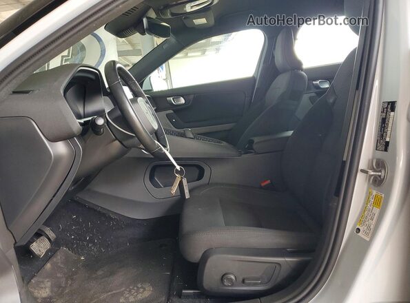 YSMED3KA9PL127876 2023 POLESTAR 2 Серебряный Вид салона спереди