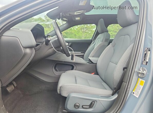 YSMED3KA9PL130244 2023 POLESTAR 2 Gray წინა სალონის ხედი