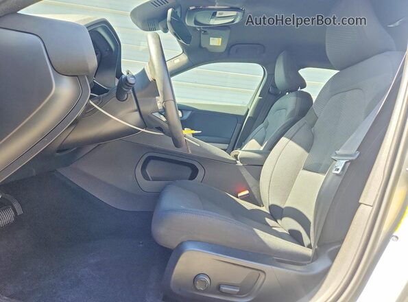 YSMEG3KA9PL141235 2023 POLESTAR 2 Gray Vista interior delantera