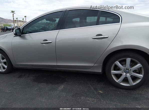 YV126MFK2G2392799 2016 VOLVO S60 Beige Դիմացի տեսք